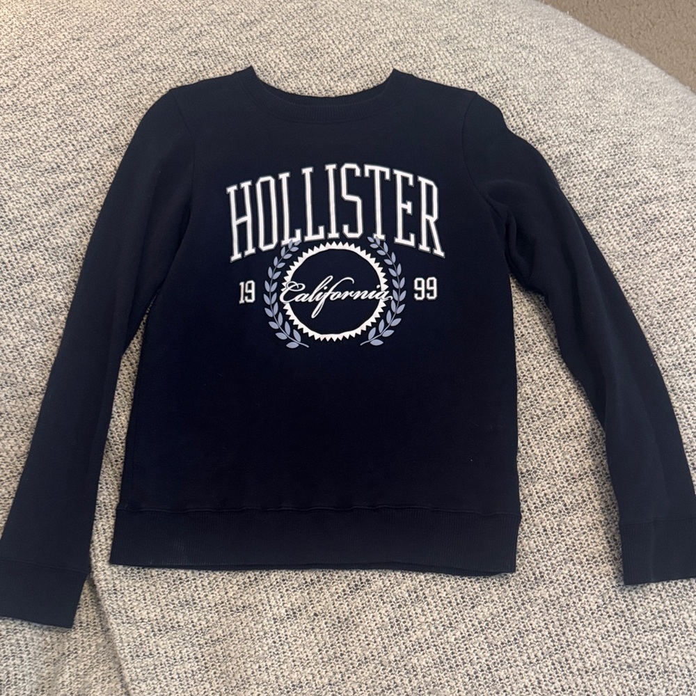 Hollister California Graphic Crewneck Sweatshirt – Size Small – Navy